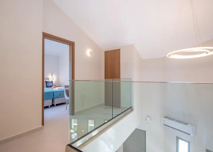Grande Mandi & Jani By 